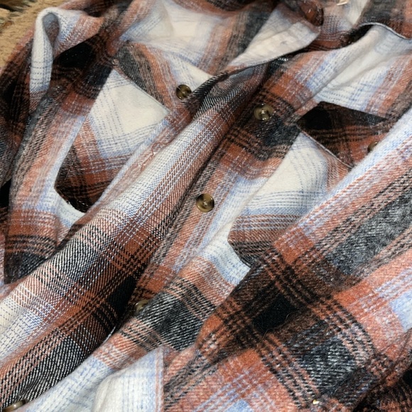 Small button up plaid jacket, rarely worn, good condition - Picture 5 of 5